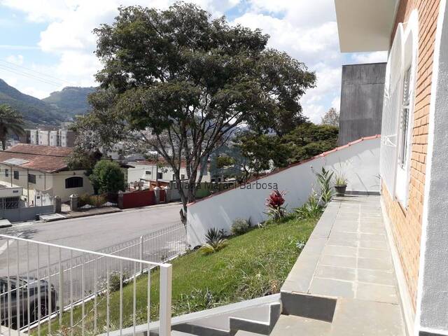 #76 - Casa para Venda em Poços de Caldas - MG - 1