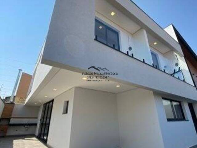 Casa para Venda em Poços de Caldas - 2